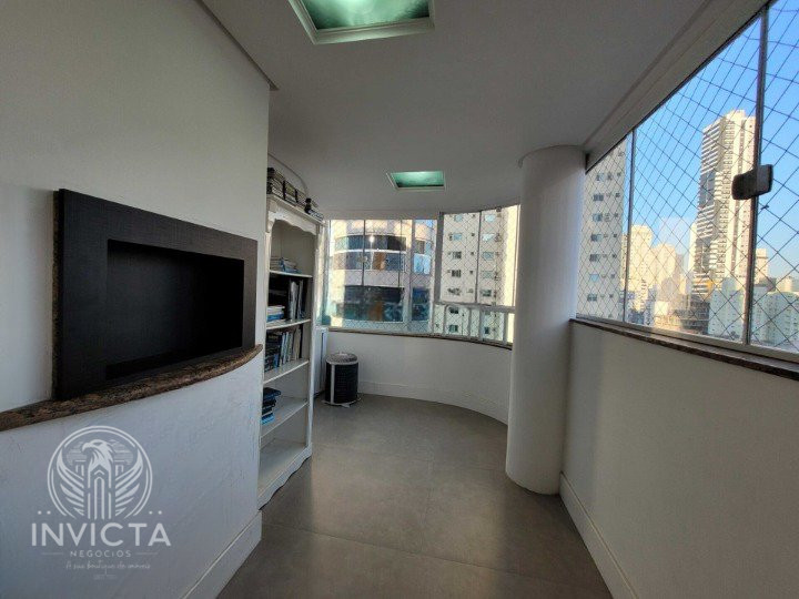 Apartamento  venda  no Centro - Balnerio Cambori, SC. Imveis