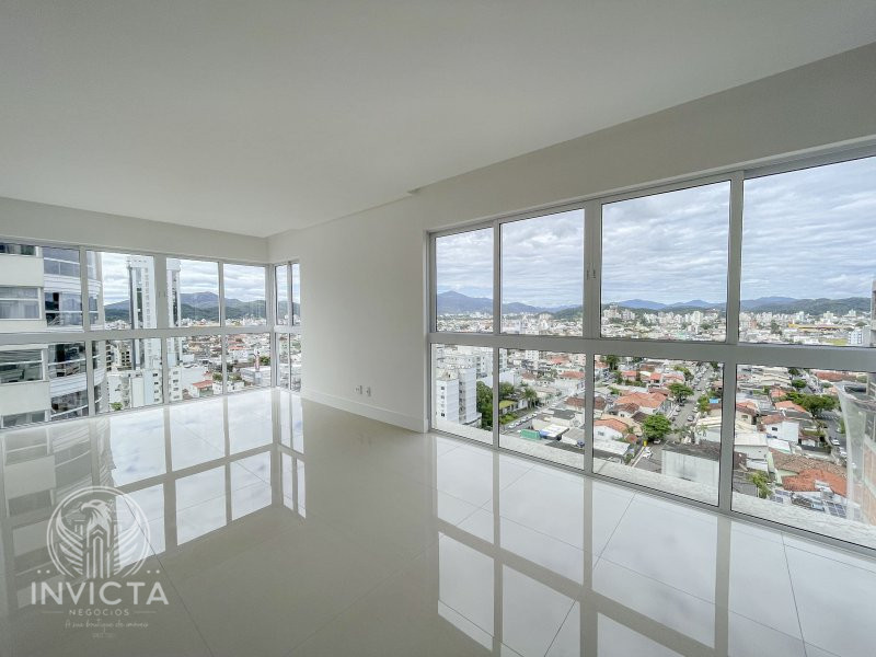 Apartamento  venda  no Centro - Balnerio Cambori, SC. Imveis