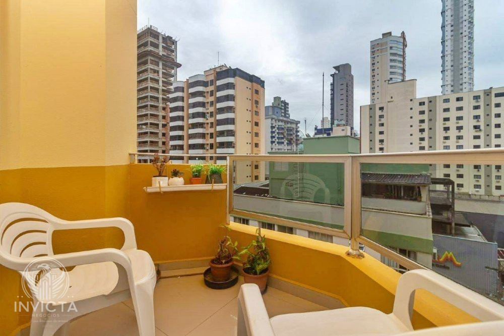 Apartamento  venda  no Centro - Balnerio Cambori, SC. Imveis