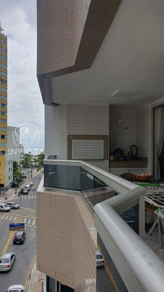 Apartamento No Edifício Brisas Do Mar Em Balneário Camboriú Achou