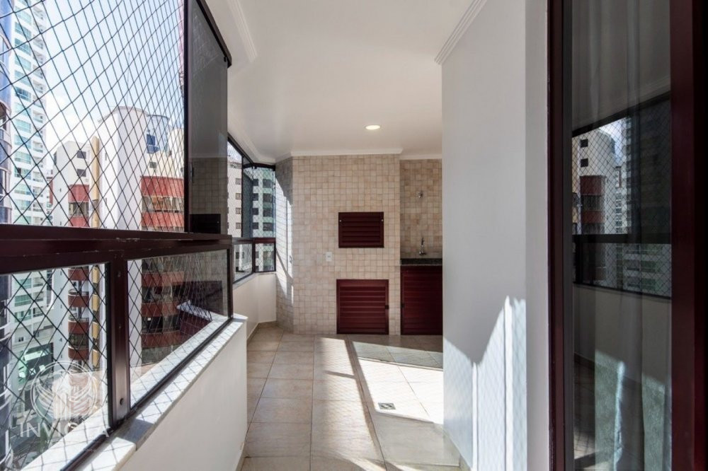 Apartamento  venda  no Centro - Balnerio Cambori, SC. Imveis