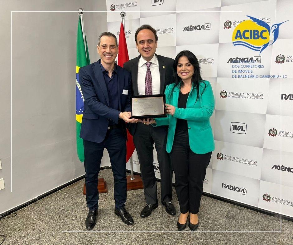 Associacao De Corretores De Imoveis De Balneario Camboriu Recebe Homenagem Da Assembleia Reconhecimento A Contribuicao Para O Desenvolvimento 7 